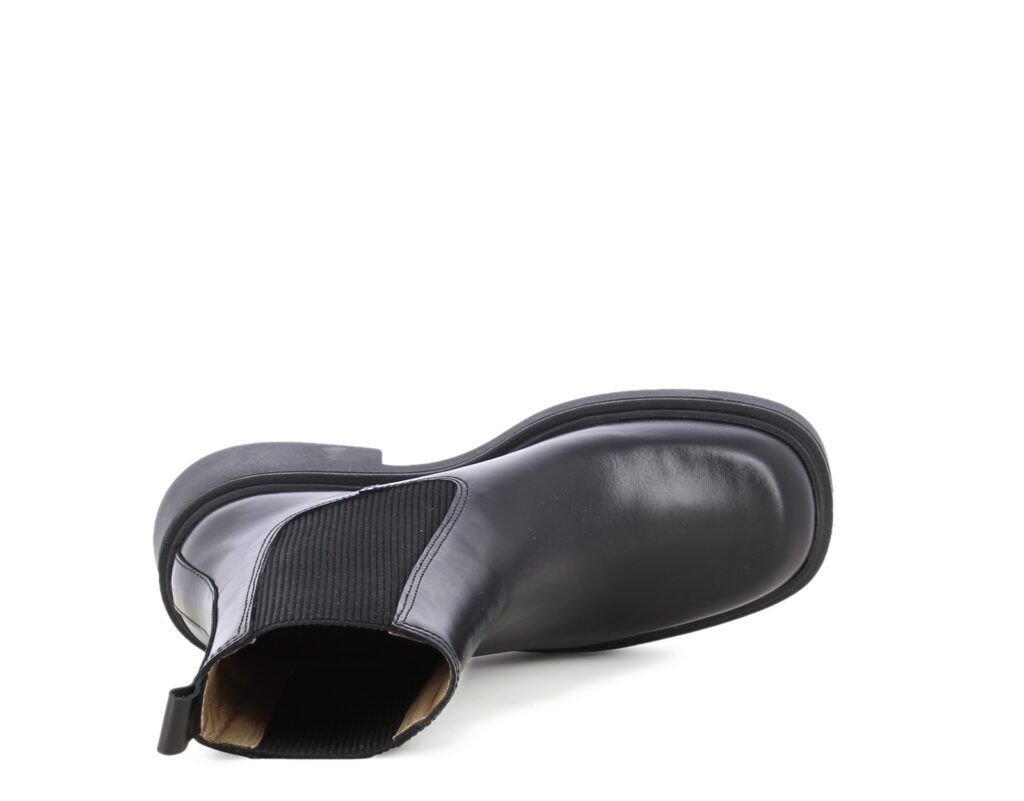 EDGE BLACK