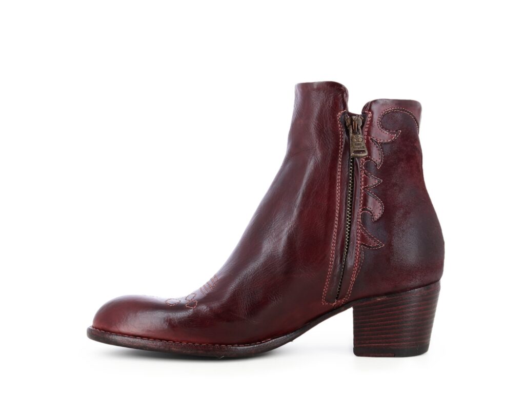 LEILA BURGUNDY