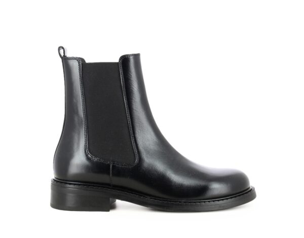 STRAEKE BLACK