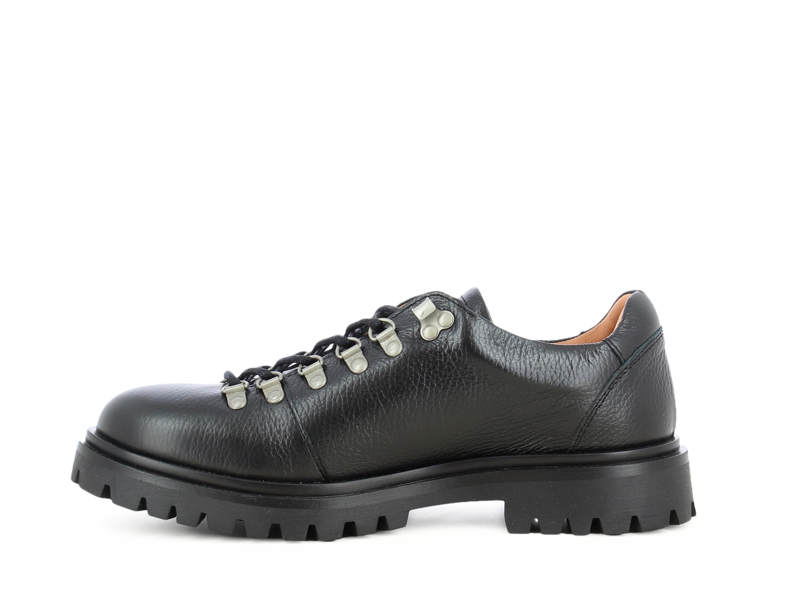 WILLACH BLACK